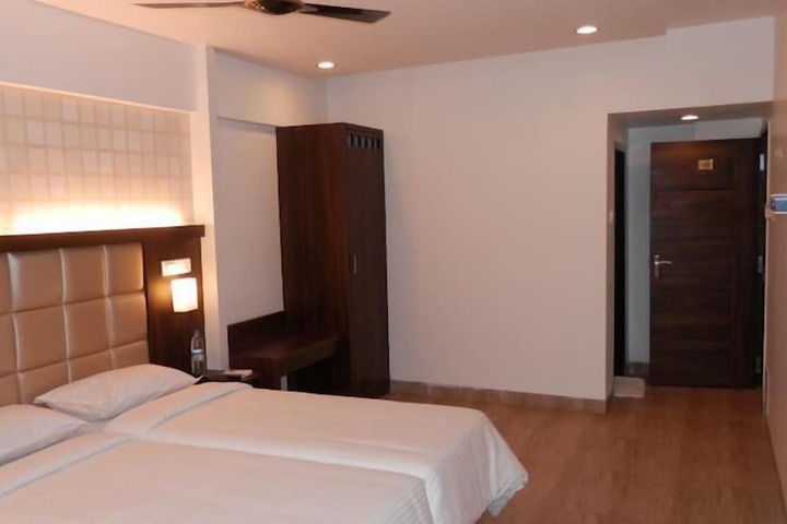 Room 2 of 25