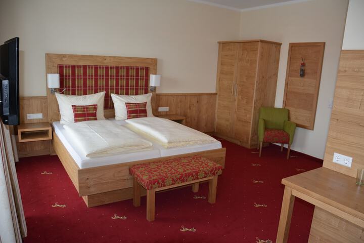 Room 4 of 53