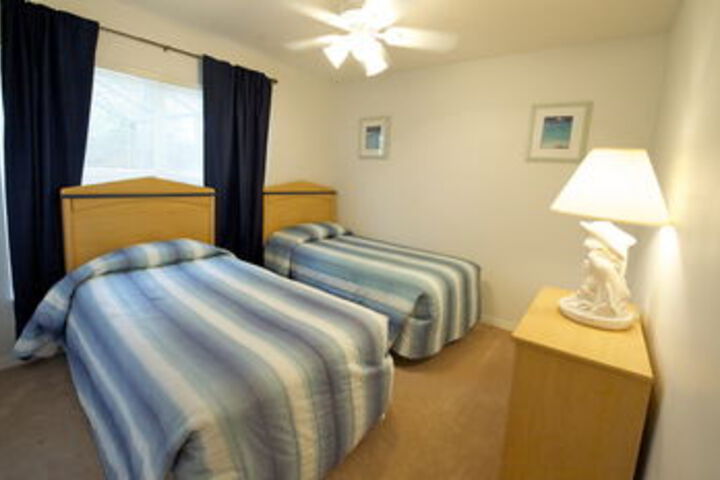 Room 10 of 16
