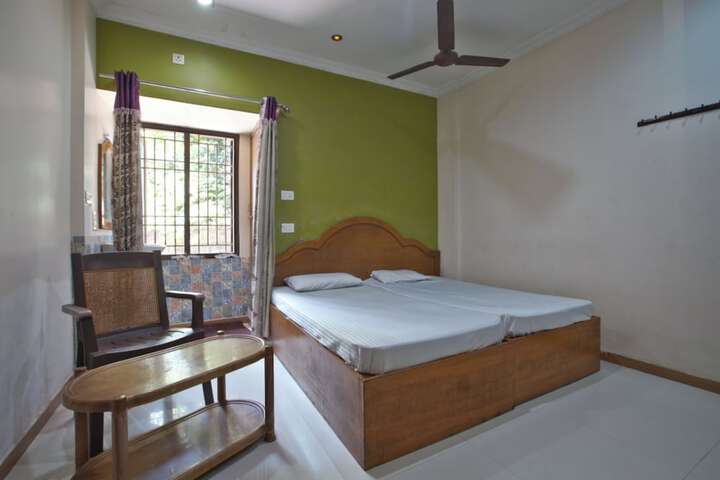 Room 12 of 20