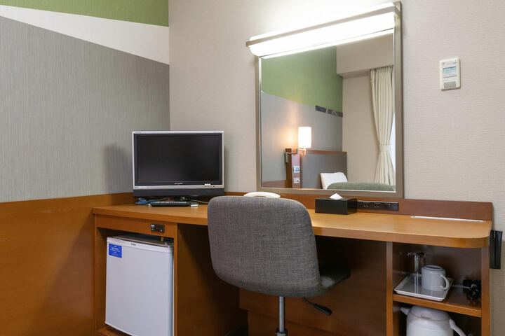 Room 9 of 40