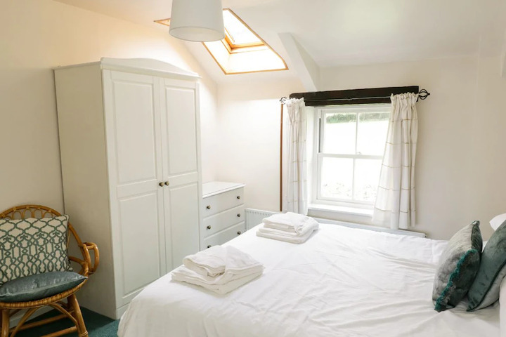 Room 2 of 6