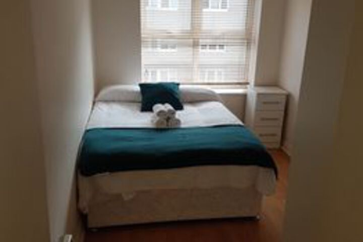 Room 6 of 33