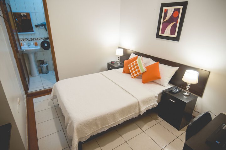 Room 25 of 48