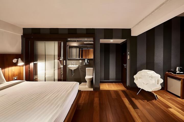 Room 3 of 23
