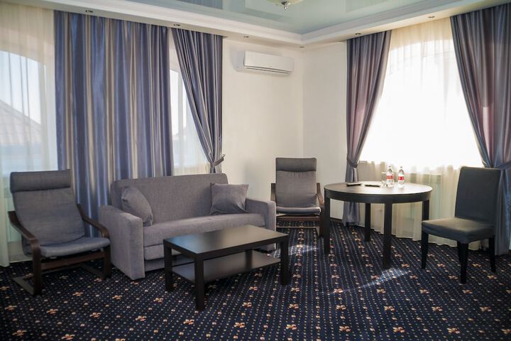 Room 9 of 49