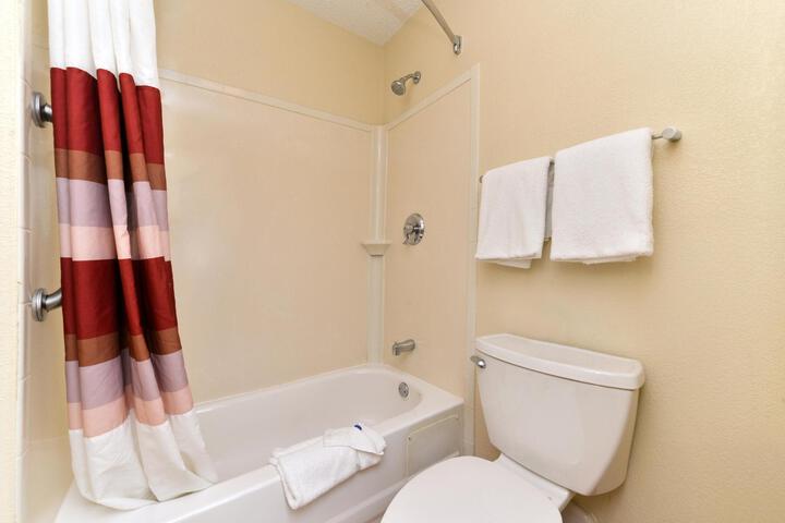 Standard King Bed Accessible (13 of 14)