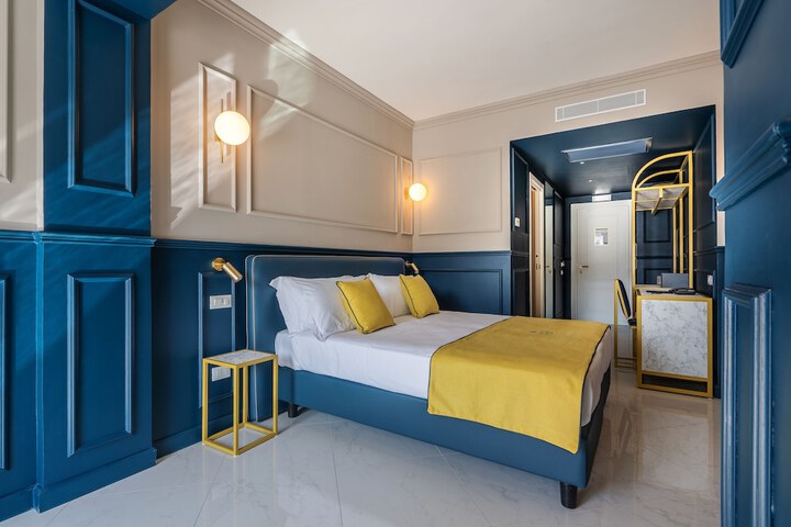 Room 10 of 211