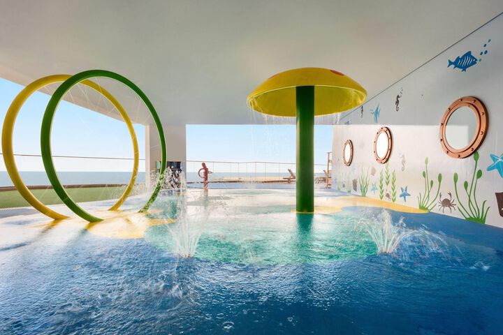 Pool 30 of 65