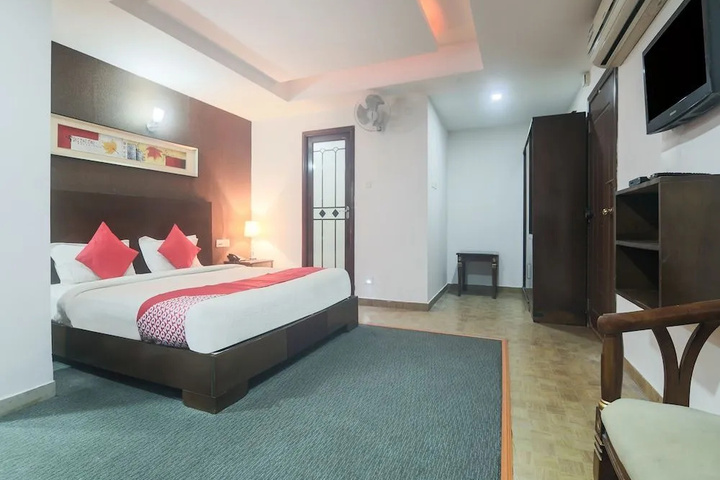 Room 2 of 13