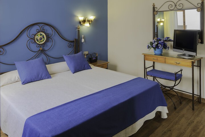 Room 4 of 51