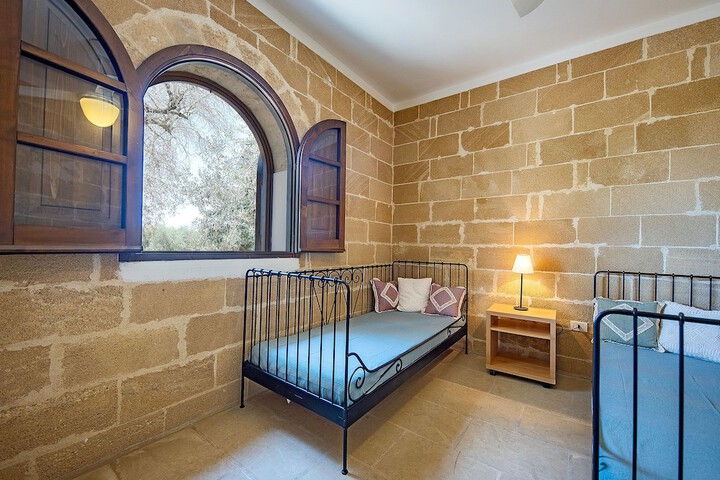 Room 5 of 81