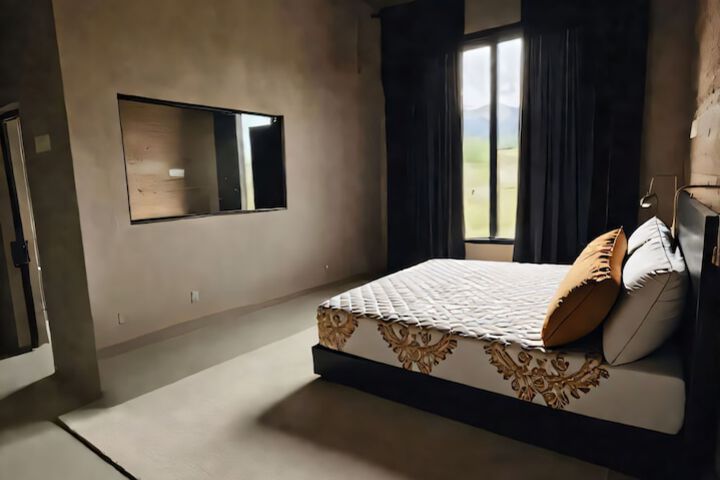 Room 3 of 31