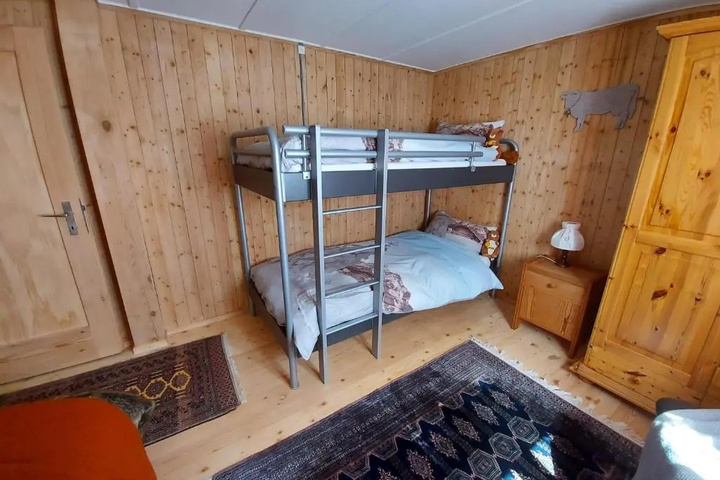 Room 4 of 14