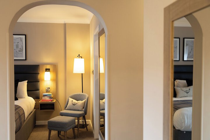 Room 35 of 60
