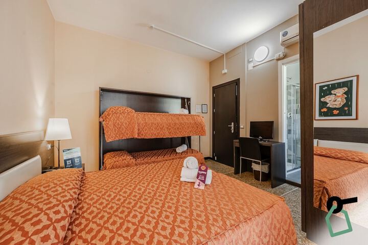 Room 14 of 60
