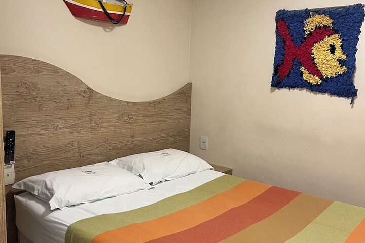 Room 33 of 80