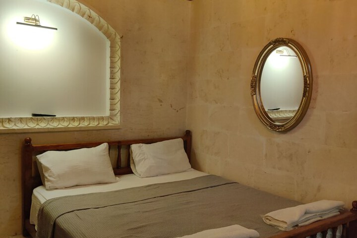 Room 3 of 88