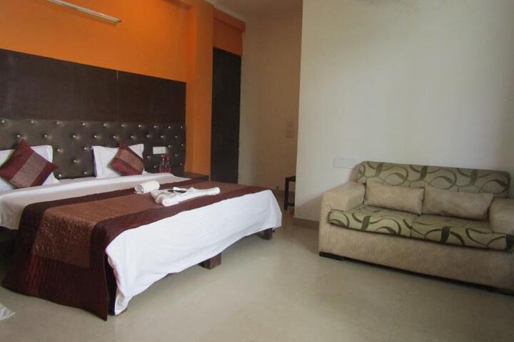 HOTEL LIME TREE HOSPITALITY
