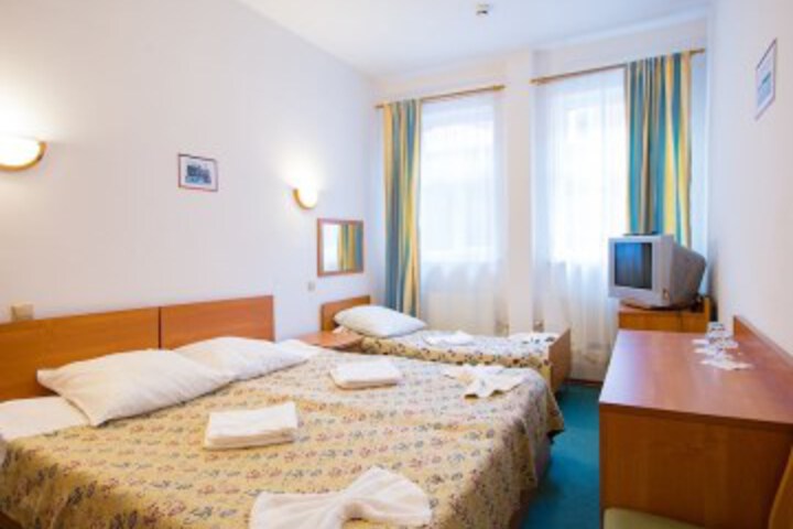 Room 19 of 111