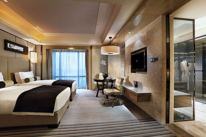 Room 5 of 49