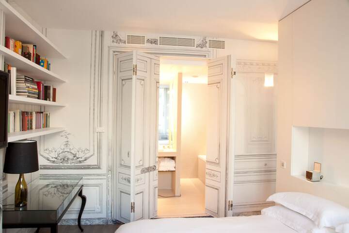 Room 11 of 85