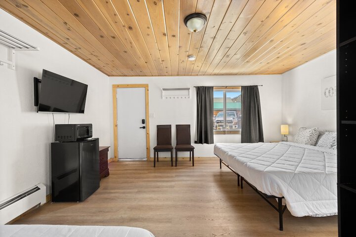Room 6 of 27