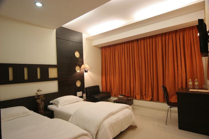 Room 8 of 61