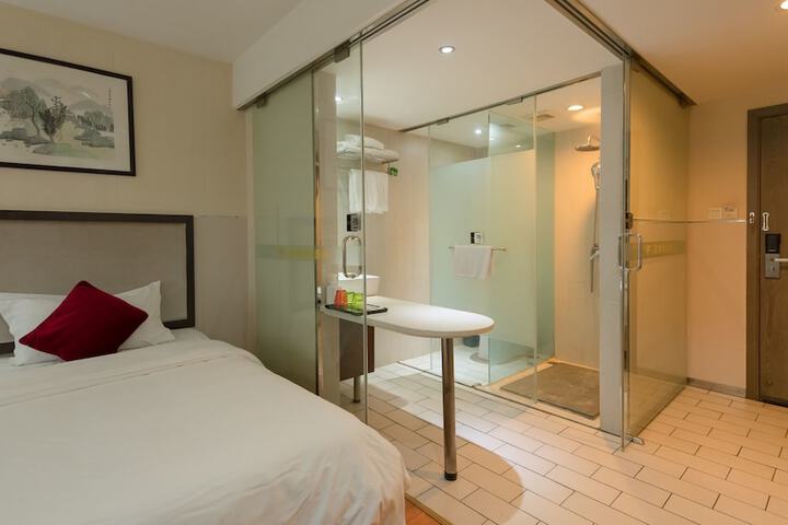 Room 8 of 24