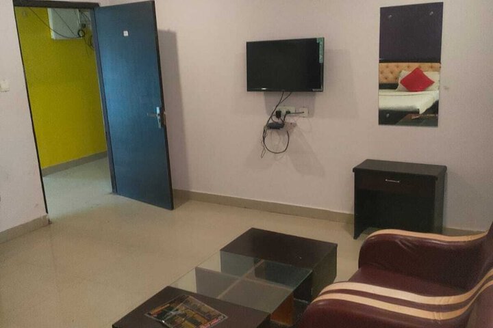 Room 16 of 34