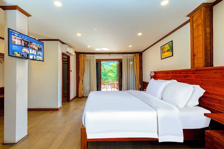 Room 8 of 63