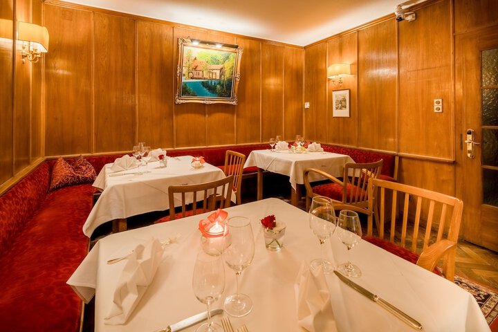 Dining 61 of 93