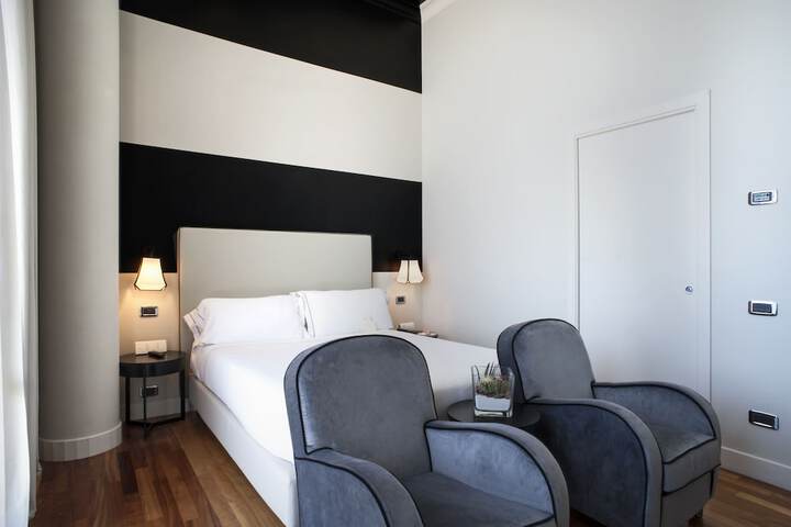 Room 15 of 90