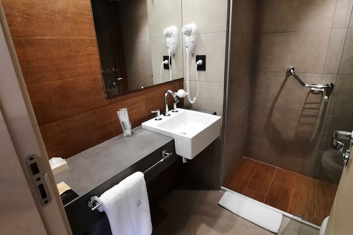 Room 25 of 51