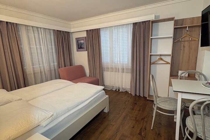 Room 110 of 266