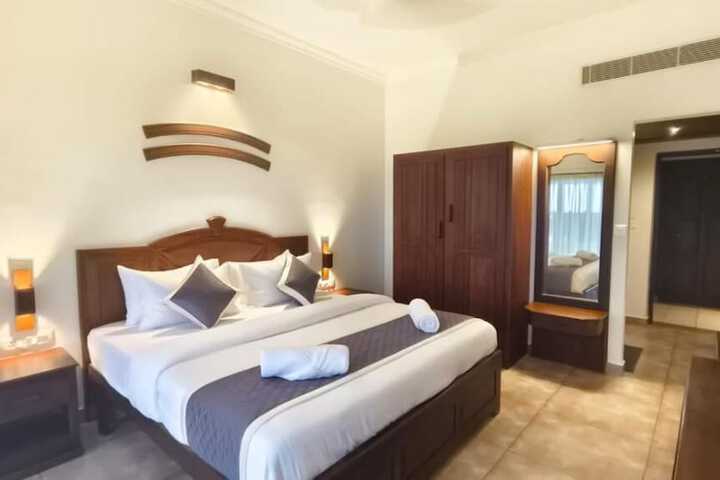 Room 2 of 11