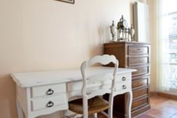 Room 8 of 23