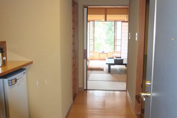Room 22 of 82