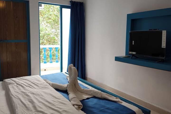 Room 6 of 23