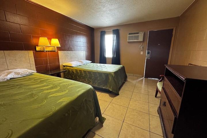 Room 5 of 43