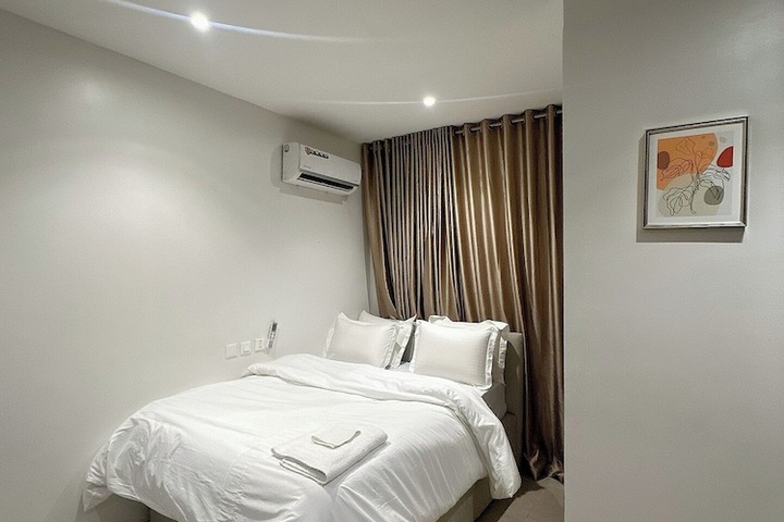 Room 5 of 27