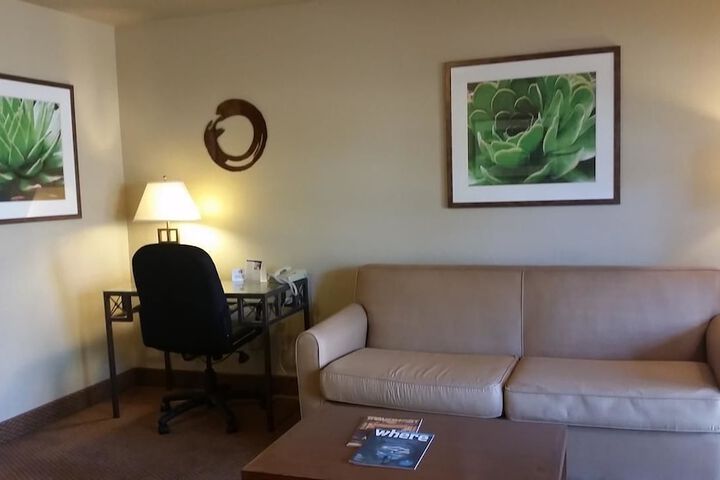 Room 4 of 6