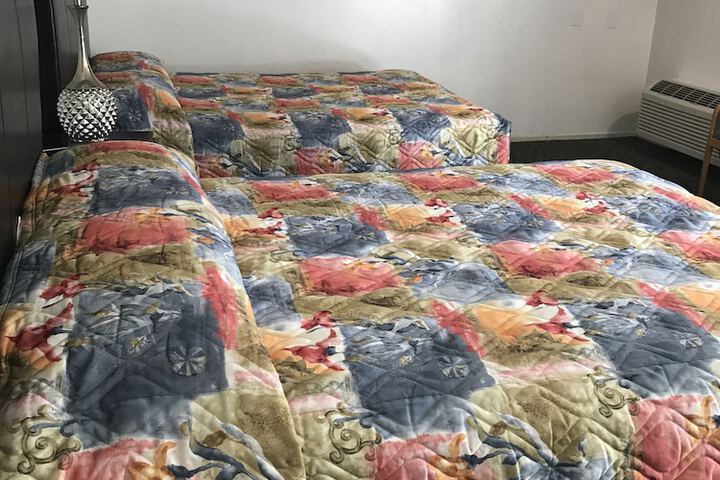 Basic Double Room 2 Queen Beds (7 of 7)