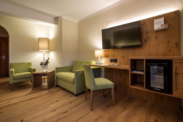 Room 30 of 76