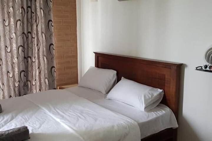 Room 5 of 43