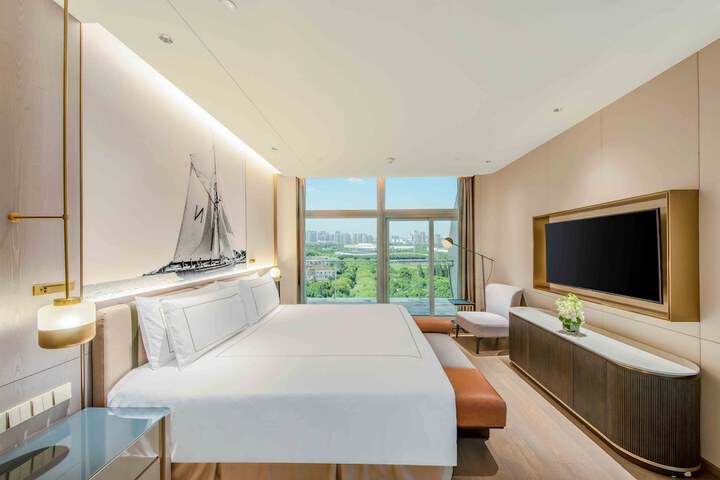 Room 18 of 130