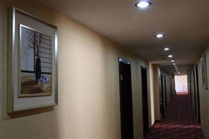 Ballroom/Hall 9 of 12
