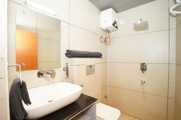 Room 9 of 17