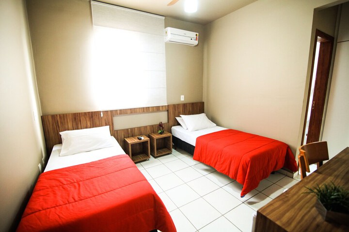 Room 6 of 32