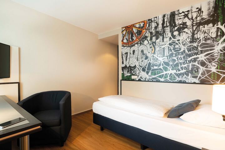 Room 25 of 109